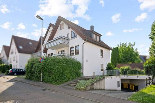 Hauszugang und Tiefgaragenabfahrt - 