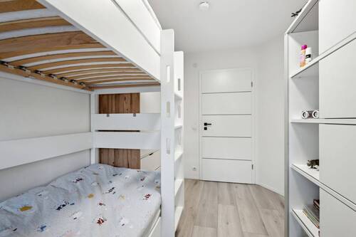 Kinder-/ Arbeitszimmer - 