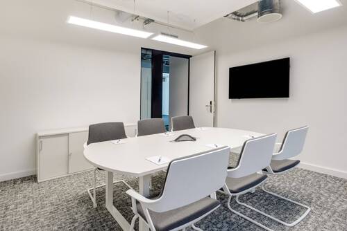 Besprechungsräume 3.jpg - Buchen Sie Büroräume in Regus Perlach für 4 Personen bei denen Sie sich um nichts mehr kümmern müssen