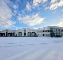 Produktions- und Lagergebäude mit großer Freifläche und Ausstellungshalle - Geisleden