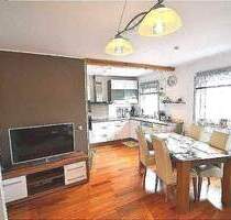 Frei ab 01.06.2026 2 Zimmerwohnung im Erdgeschoss Garage + Stellplatz Einbauküche Balkon mit Weitblick - Korlingen