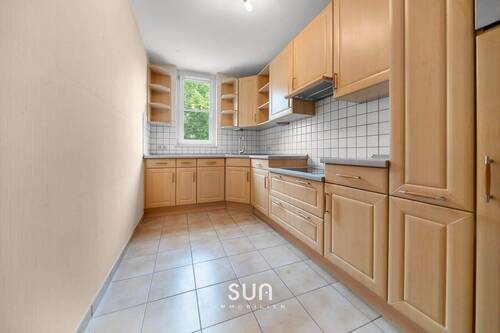 KÜCHE - Etagenwohnung mit 80,20 m&sup2; in Sulzbach (Taunus) zum Kaufen
