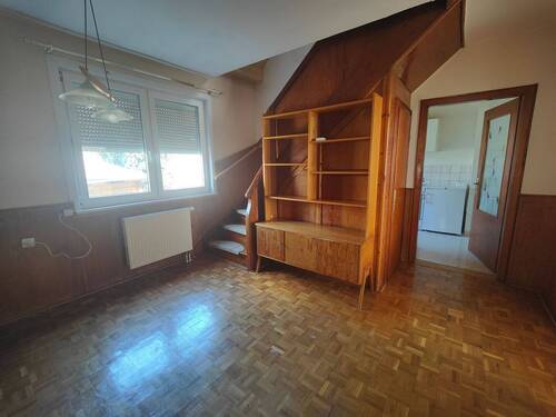 Diele mit Treppe zum Obergeschoss - 