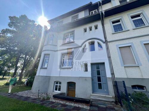 Ansicht - Stilvolles Wohnhaus in grüner ruhiger Lage von Ronneburg!