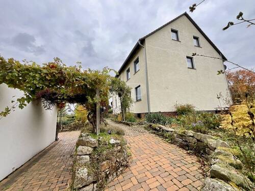 Zuwegung & Hausansicht - 