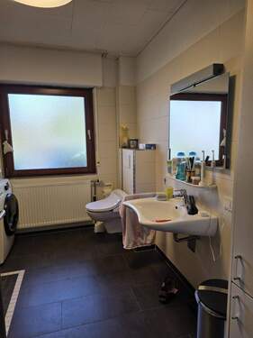 Badezimmer im EG mit - 