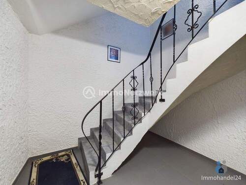 Treppe in Untergeschoß - 