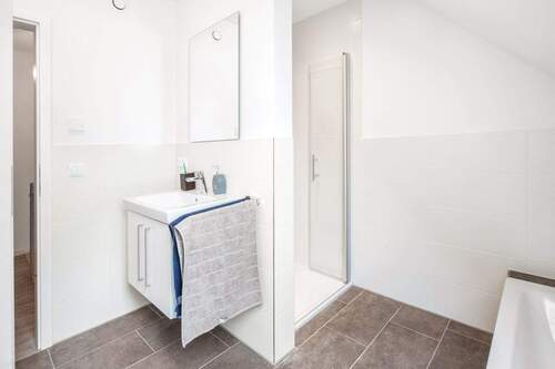 Beispielfoto Badezimmer Duschecke - 