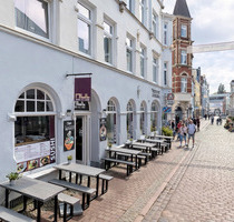 Toplage Hüxstraße - 2 Gewerbeeinheiten mit genehmigter Wohnung und Dachterrasse - Lübeck Innenstadt