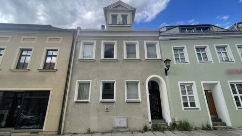 Hausansicht - Sanieren, Einziehen oder Vermieten