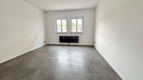 1. Zimmer.jpg - Loftstyle ! Nähe Plärrer, WG-taugliche 4-Zi-Whg., 117m², moderne Einbauküche, im Erdgeschoß