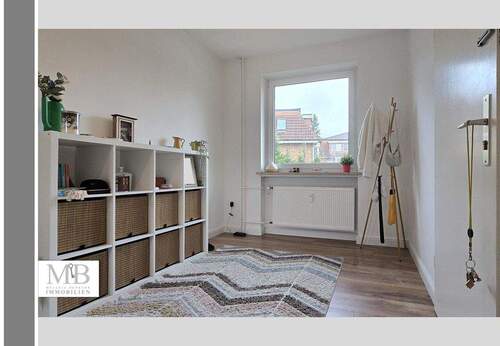 Flur - Diele - Helle 3 Zimmer-Wohnung mit schöner Ausstattung, Balkon & Keller!