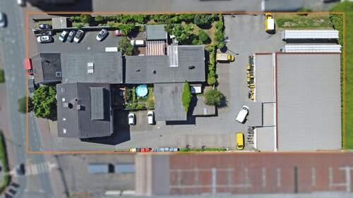 Vogelperspektive - Attraktives Immobilienpaket in Dinslakens Gewerbegebiet: Vielfältige Nutzung & sichere Mieteinnahmen