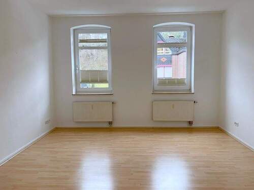 Wohnzimmer - freundliche 3 - Zimmer Wohnung mit Einbauküche in zentraler Lage