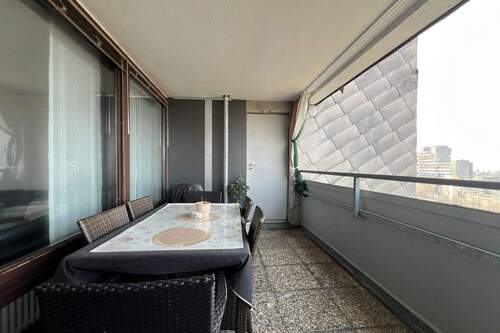 Loggia - Etagenwohnung mit 98,00 m&sup2; in Stuttgart zum Kaufen