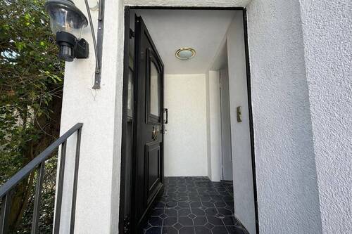 Gaderobe Haupteingang - 