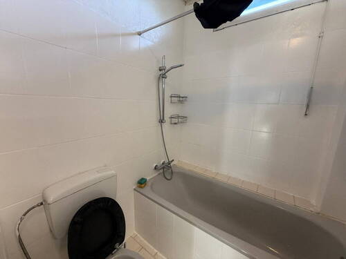 Badezimmer WC + Badewanne - 