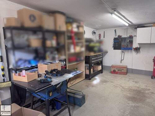 ehemalige Garage, jetzt Werkstatt - 