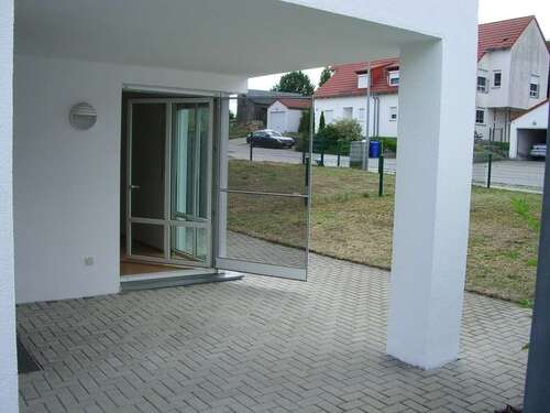 überdachte Terrasse - 4 Zimmer Doppelhaushälfte in Hohenfels