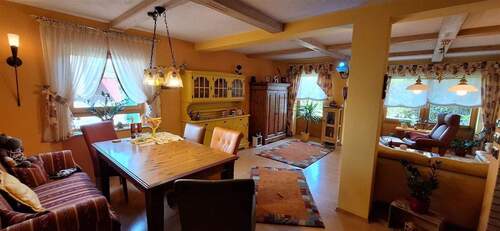 Wohnzimmer - 4 Zimmer Einfamilienhaus zum Kaufen in Mannheim