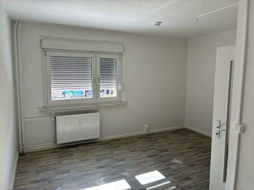 Wohnzimmer Fensterblick - Etagenwohnung mit 49,30 m&sup2; in Halle (Saale) zur Miete