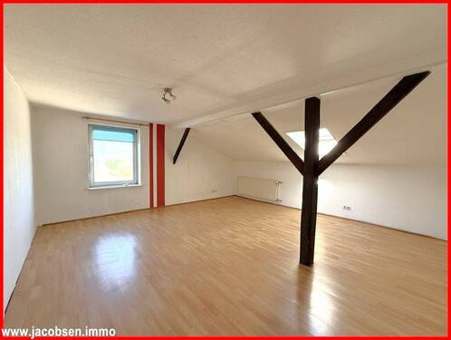 Zimmer im Dachgeschoss - 