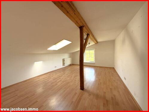Zimmer im Dachgeschoss - 