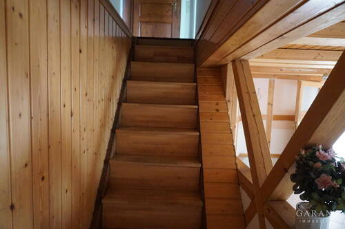 Treppe EG/OG - 3 Zimmer Doppelhaushälfte zum Kaufen in Haiterbach