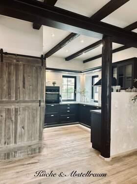 Einbauküche und Abstellraum - 