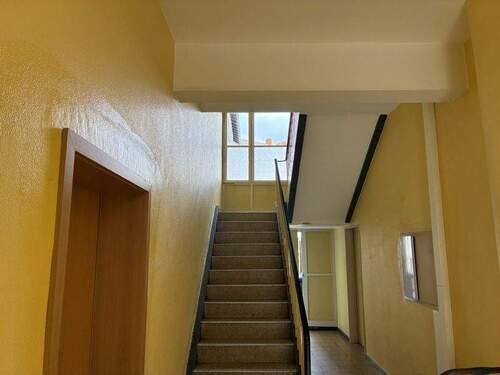 Flur - Etagenwohnung mit 76,30 m&sup2; in Hildesheim zum Kaufen