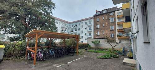 Hof mit Fahrradabstellplatz - Etagenwohnung mit 37,00 m&sup2; in Mannheim zur Miete