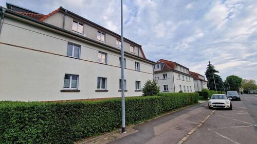 Straßenansicht - 3 Zimmer Etagenwohnung in Zwenkau