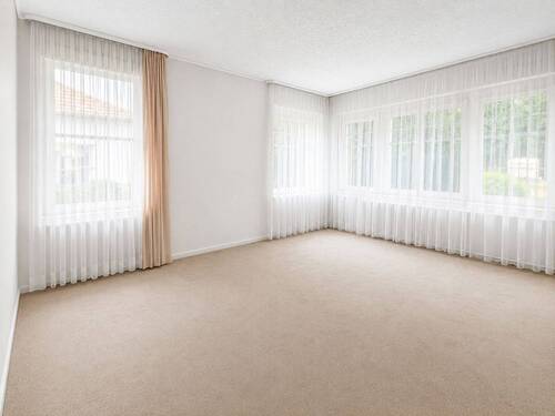 Wohnraum im Hochparterre - 