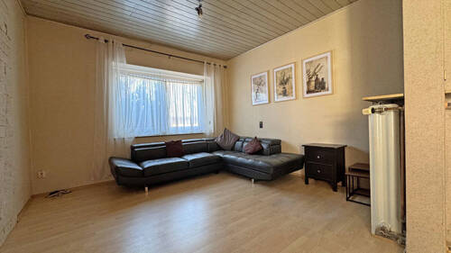 Wohn- und Schlafzimmer - 