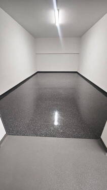 Bild 1 - Lagerhalle 42m² zu vermieten - 380,00&nbsp;EUR Kaltmiete,