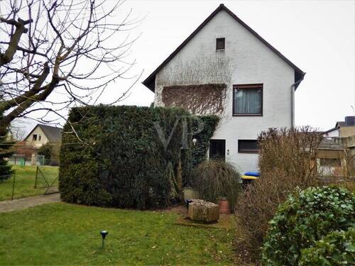 Blick zum Haus - 7 Zimmer Mehrfamilienhaus, Wohnhaus in Wustrow (Wendland)