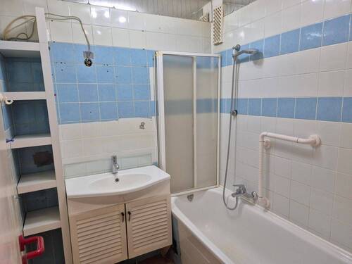 Badezimmer mit Wanne - 