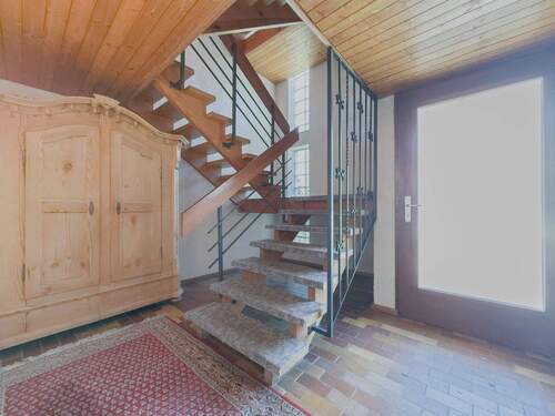 23 Eingangsbereich-Treppenhaus EG - 