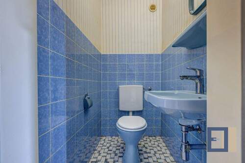 WC - 