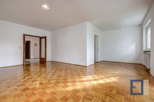 Wohnzimmer - 4 Zimmer Etagenwohnung zum Kaufen in Mühltal