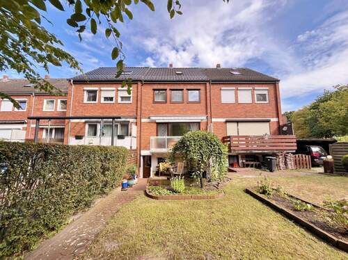 rückwärtige Garten- und Hausansicht - 