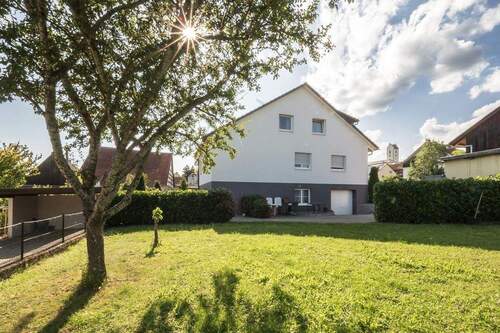 Außenansicht - Einzeln oder Komplett: Charmantes MFH mit 3 Wohneinheiten auf weitläufigem Grundstück mit Scheune