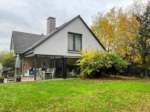 Blick vom Garten -2 - 6 Zimmer Einfamilienhaus zum Kaufen in Braunschweig / Stöckheim
