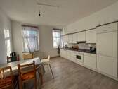 Helle Wohnküche mit Esstisch - 4 Zimmer Etagenwohnung zur Miete in Ostritz