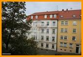 Hausansicht - **Ihr neues Zuhause wartet: 4-Raum-Wohnung mit Komfort-Badezimmer und großzügigem Wohnambiente!**