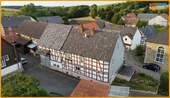 Straßenansicht - 6 Zimmer Einfamilienhaus in Neukirchen