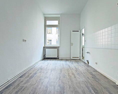 Großzügige Küche I - Etagenwohnung mit 45,00 m&sup2; in Wiesbaden zum Kaufen