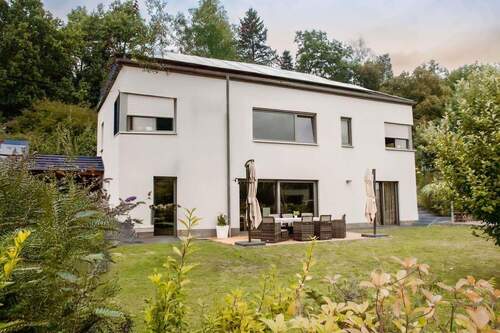 Hausansicht (Baum entfernt) - 5 Zimmer Einfamilienhaus zum Kaufen in Gablingen