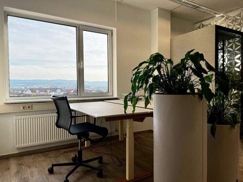 Blick auf die beiden freien Büroarbeitsplätze - Büro zur Miete in Niedernberg