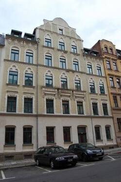Hausansicht - Sonnige 2-Zimmer Wohnung auch WG geeignet